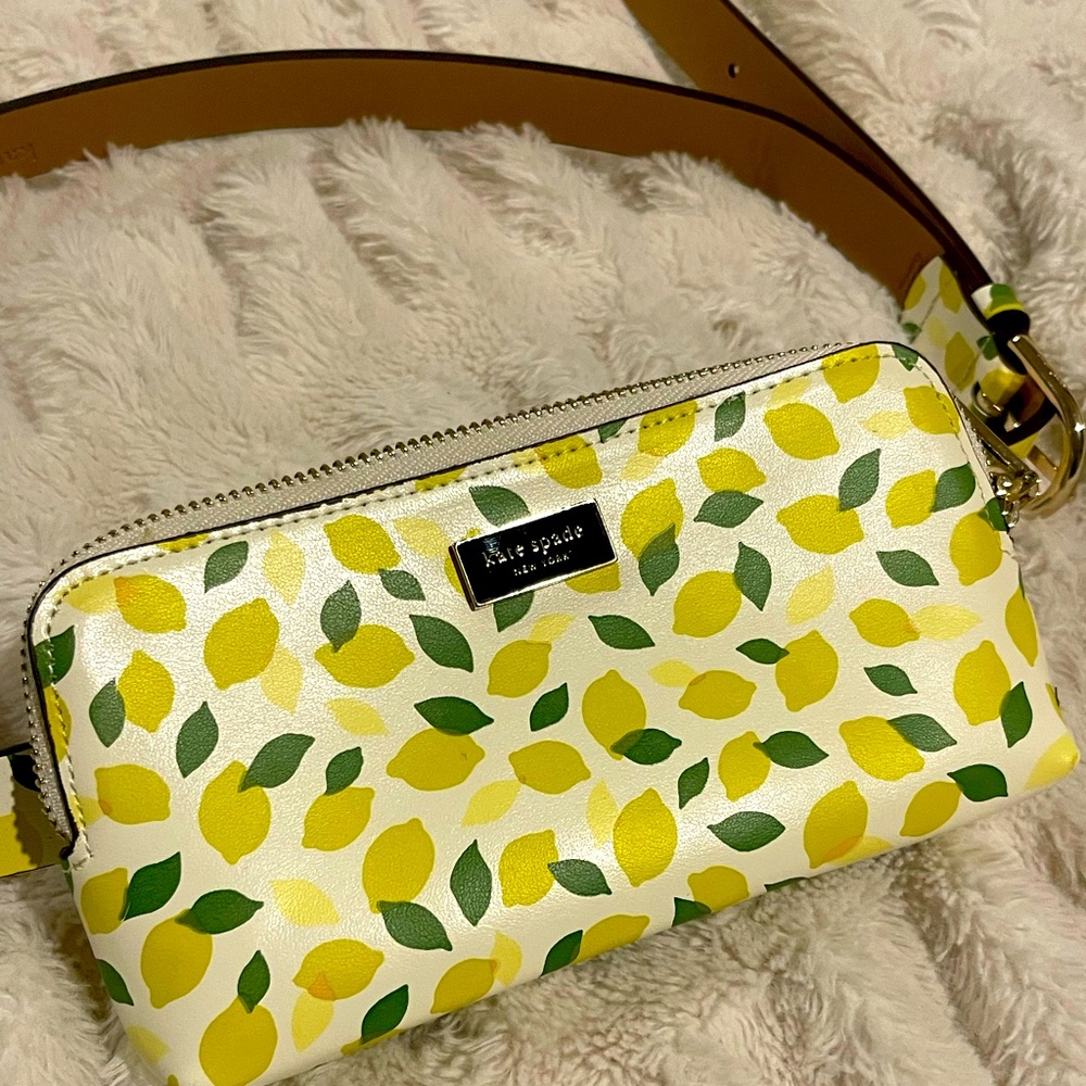 Kate Spade lemon print body bag.